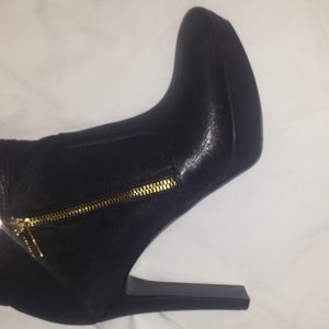 Vince Camuto heeled ankle booties